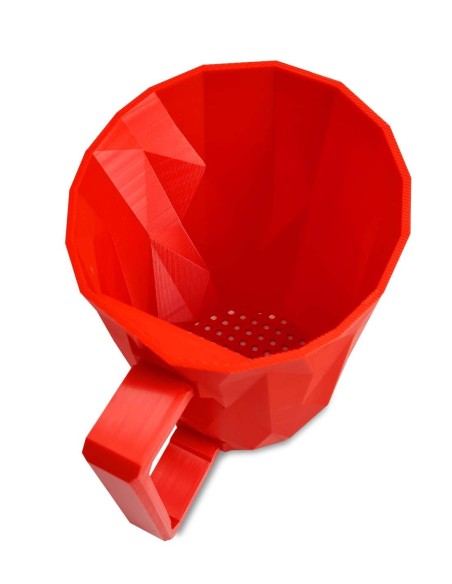 Pelle à pellets rouge et design pour remplir le poêle à pellets facilement