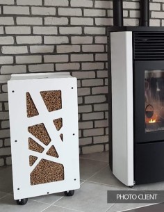 Rangement de granulés de bois dans la maison 2